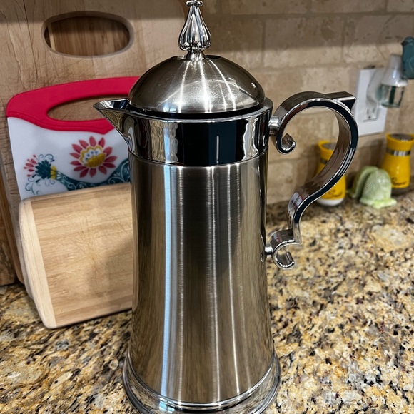 Southern Living Astoria Stainless Hollowware Carafe - Picture 2 of 7